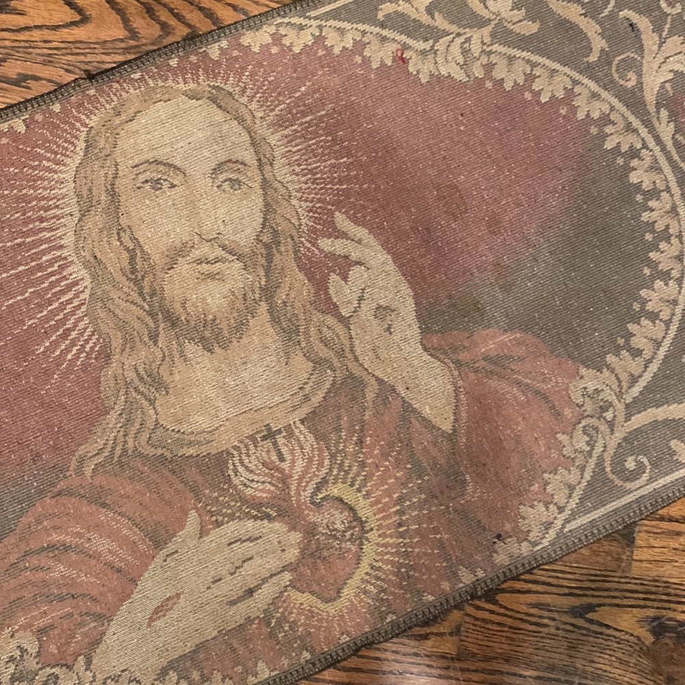 Vintage Sacred Heart of Jesus Tapestry - Picture 4 of 8